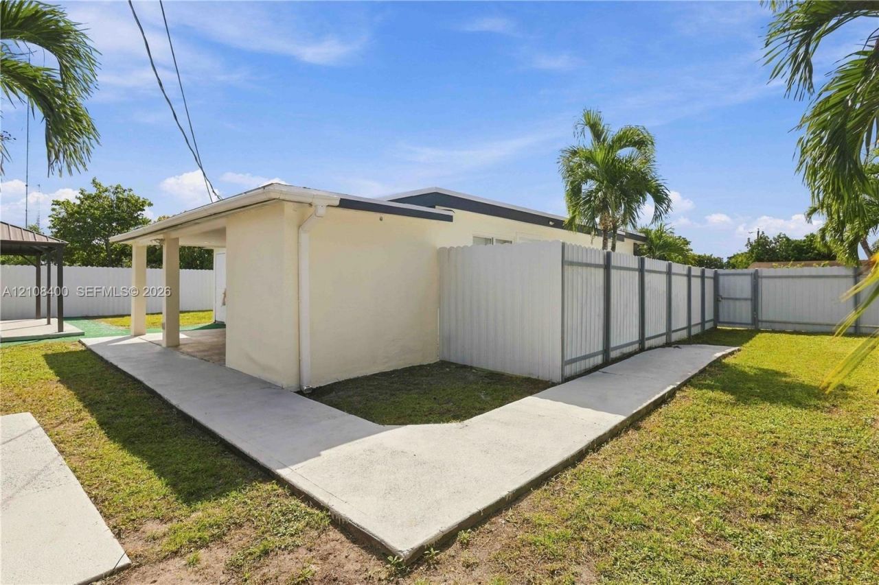 2551 SW 53rd Ave, West Park, FL 33023 Photo