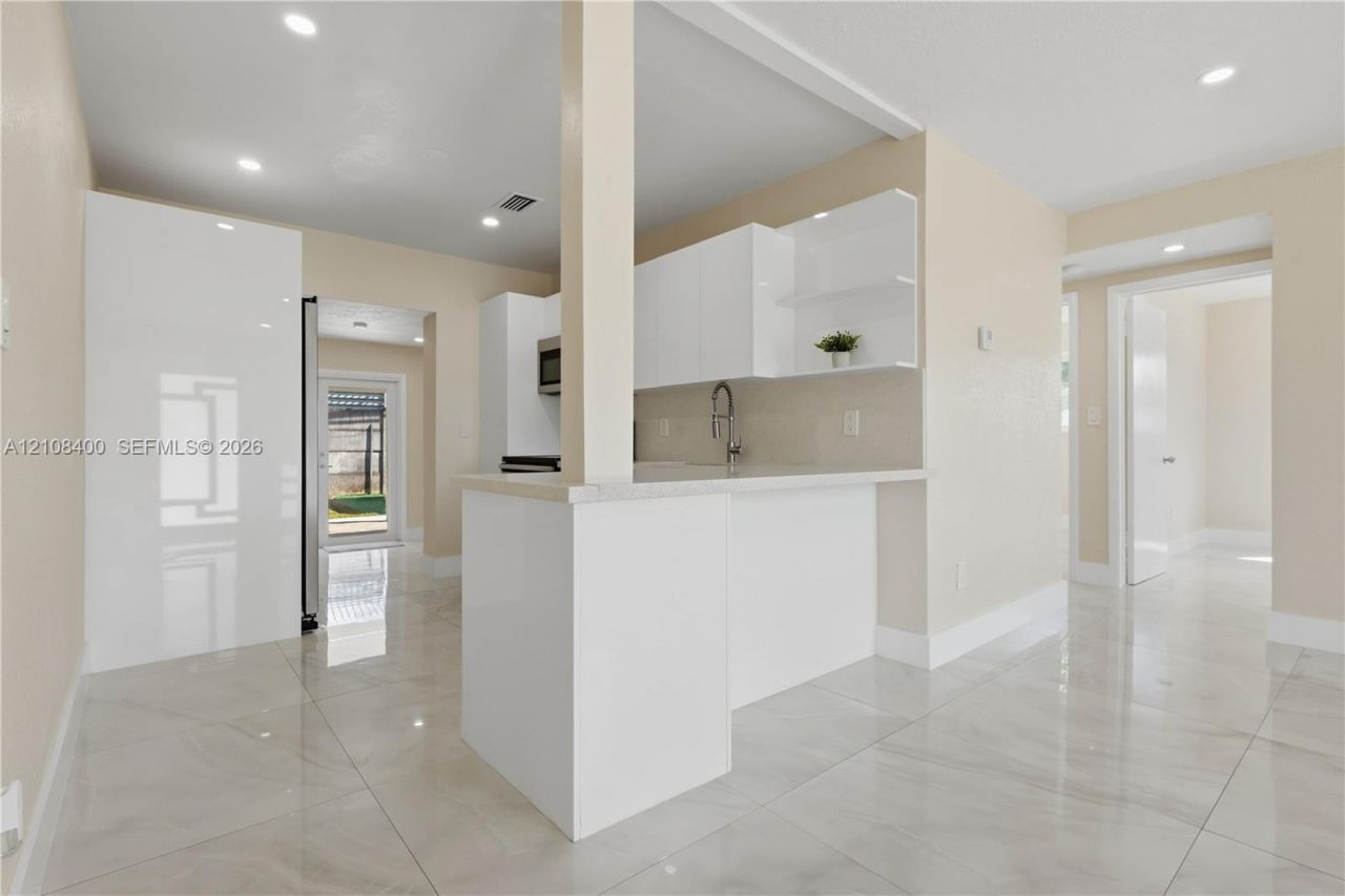 2551 SW 53rd Ave, West Park, FL 33023 Photo