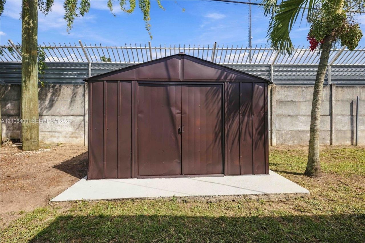 2551 SW 53rd Ave, West Park, FL 33023 Photo