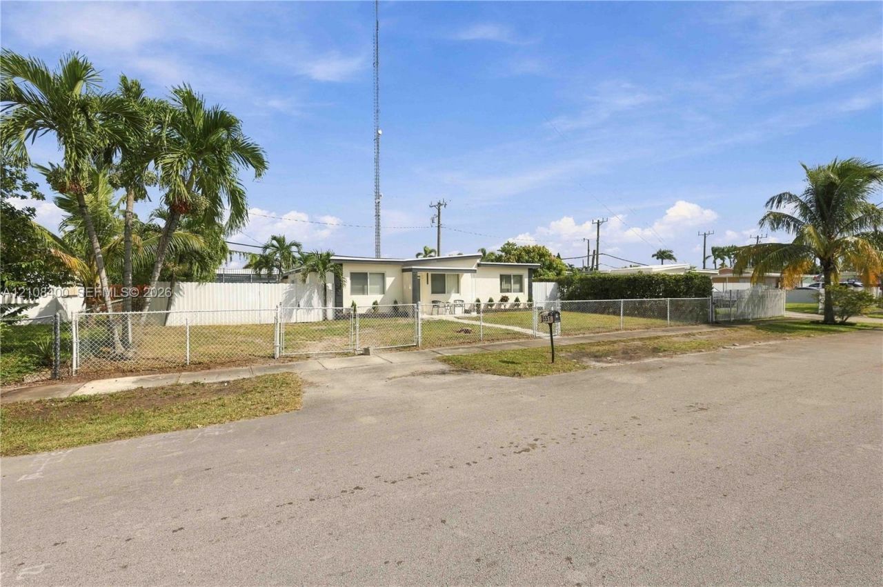 2551 SW 53rd Ave, West Park, FL 33023 Photo