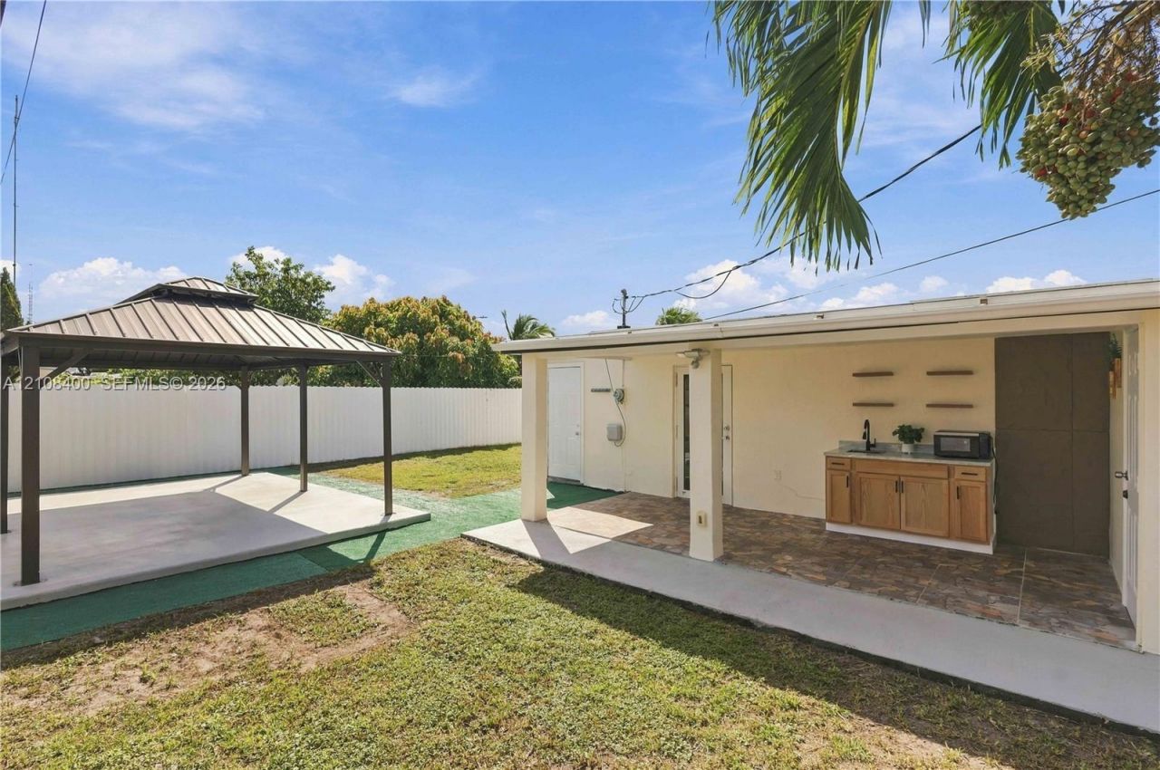 2551 SW 53rd Ave, West Park, FL 33023 Photo