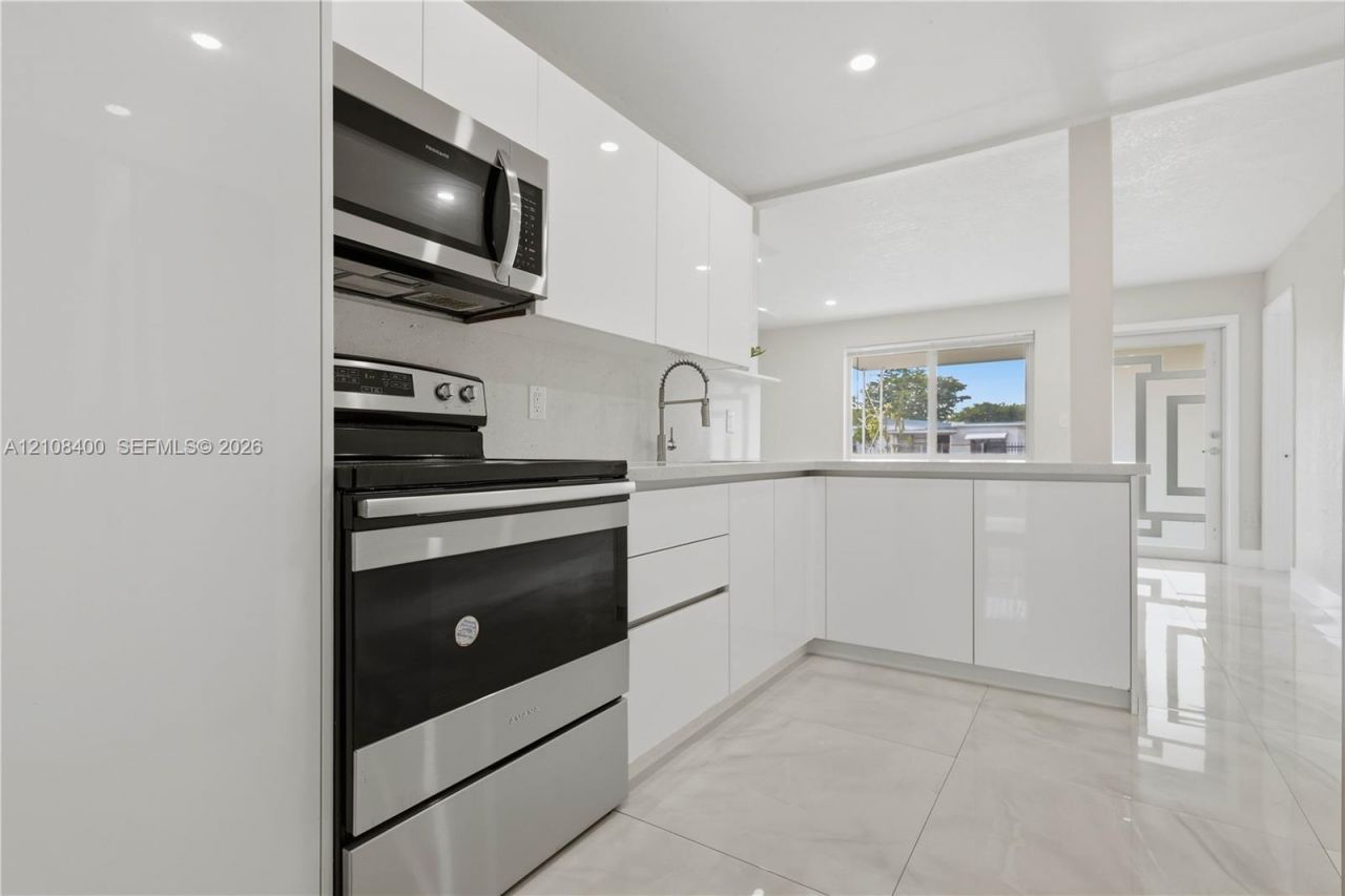2551 SW 53rd Ave, West Park, FL 33023 Photo