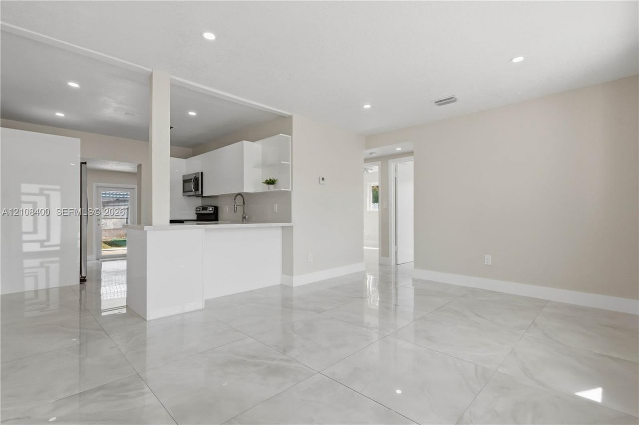 2551 SW 53rd Ave, West Park, FL 33023 Photo