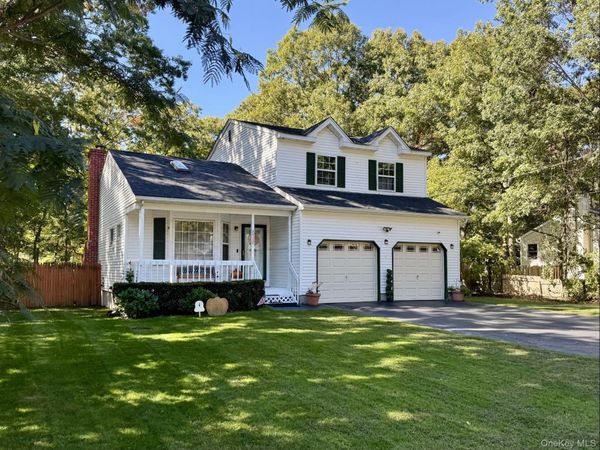 345 Auborn Avenue, Shirley, NY 11967