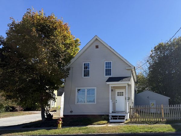 72 Gill Street , Auburn, ME 04210