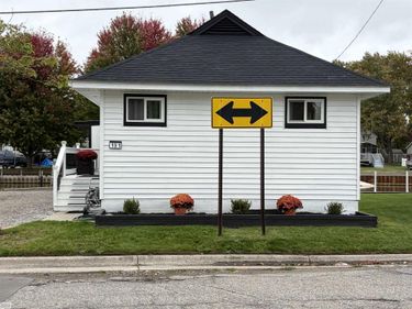 191 S Belle River Avenue, Marine City, MI 48039