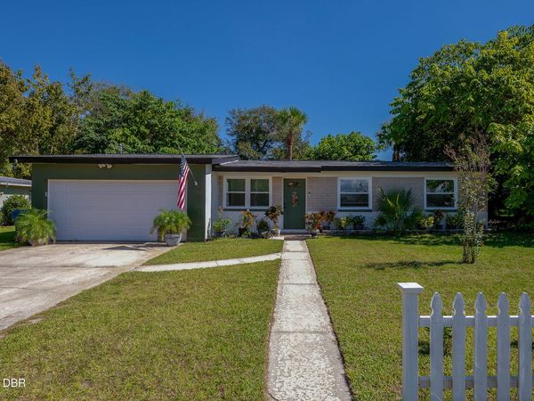 1509 Derbyshire Road, Daytona Beach, FL 32117