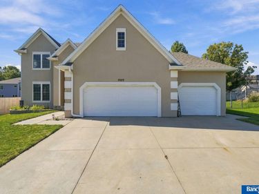 7929 S 37th Street, Lincoln, NE 68516