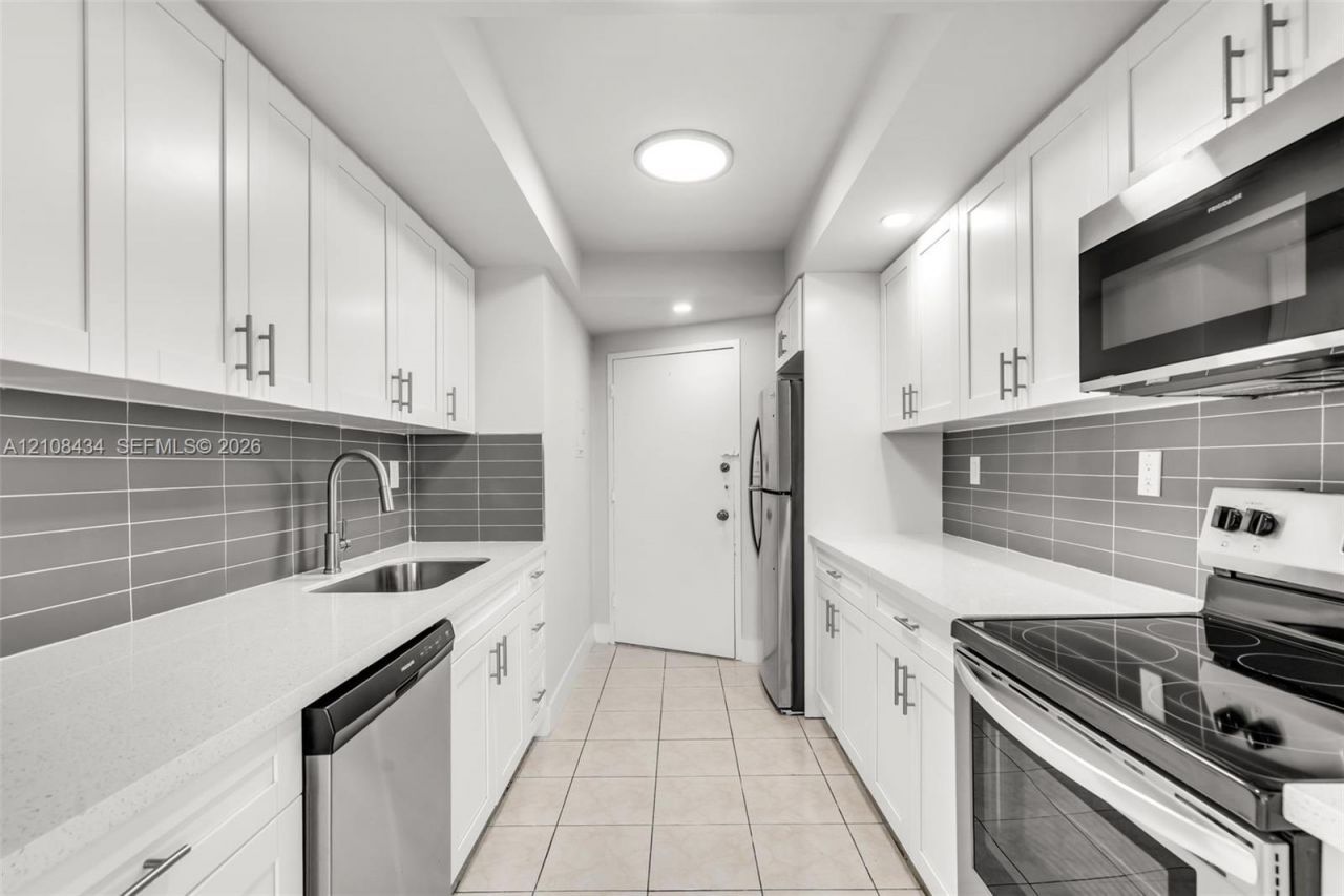 Please Call For Address, Unit 919, Miami Beach, FL 33140 Photo
