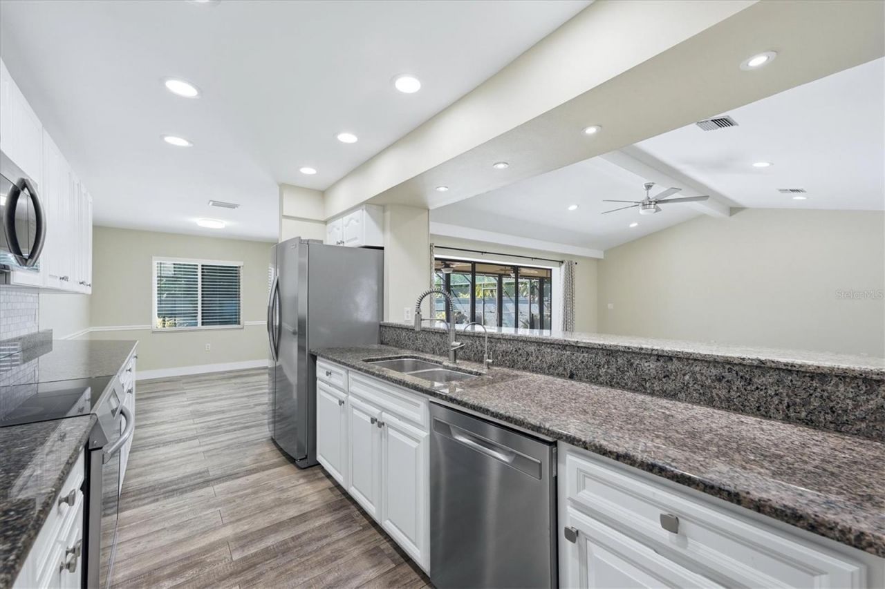 6993 Country Lakes Circle , Sarasota, FL 34243 Photo