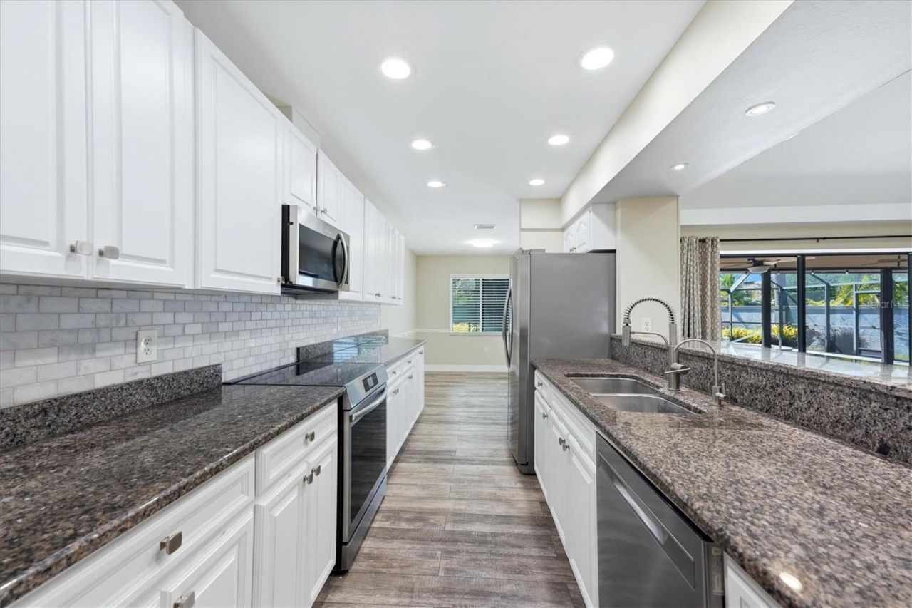 6993 Country Lakes Circle , Sarasota, FL 34243 Photo