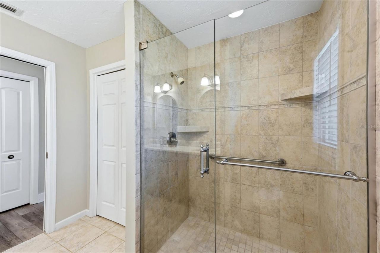 6993 Country Lakes Circle , Sarasota, FL 34243 Photo