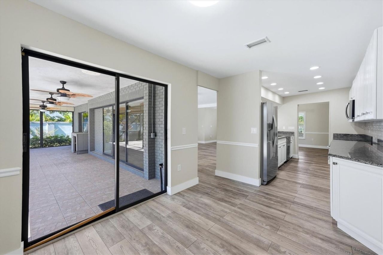 6993 Country Lakes Circle , Sarasota, FL 34243 Photo