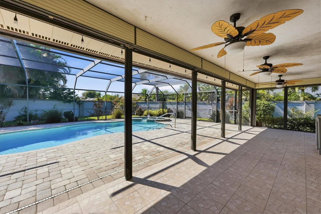 6993 Country Lakes Circle , Sarasota, FL 34243 Photo