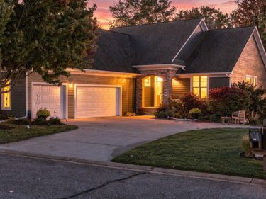 46 Osprey Court, North Oaks, MN 55127