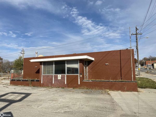 305 S Iowa Avenue, Ottumwa, IA 52501