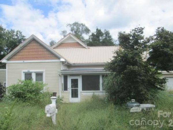 63 Goodyear Street , Waynesville, NC 28786