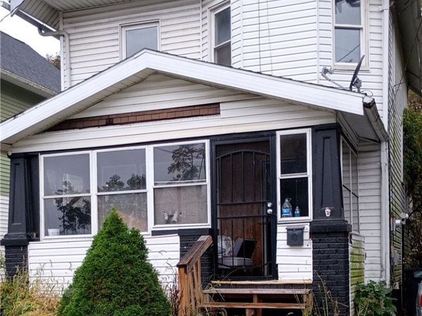 534 Douglas Street, Akron, OH 44307