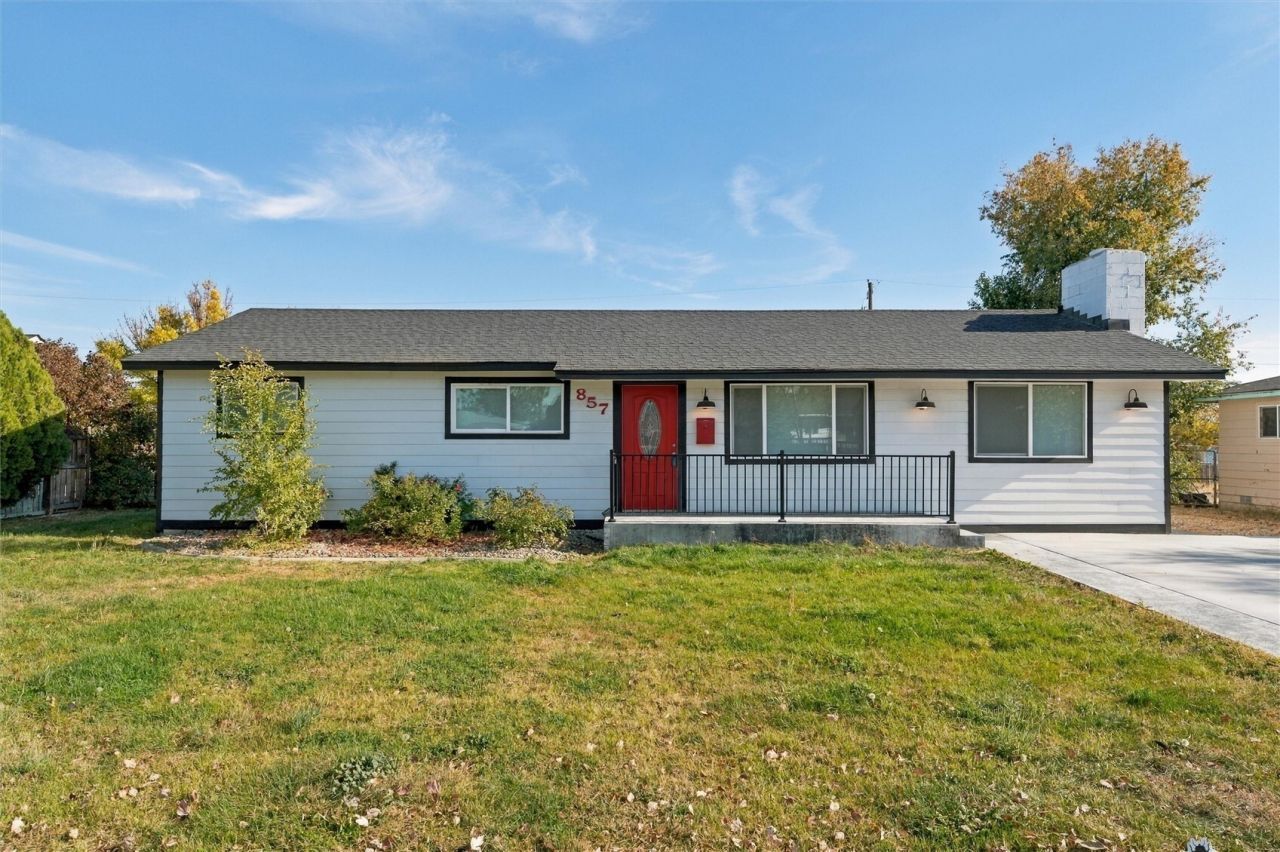 857 N Vista Drive, Moses Lake, WA 98837 Main Photo