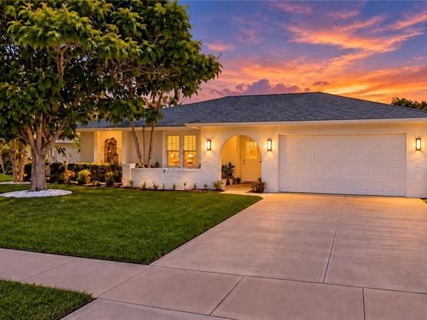 1089 Nottingham DR , NAPLES, FL 34109