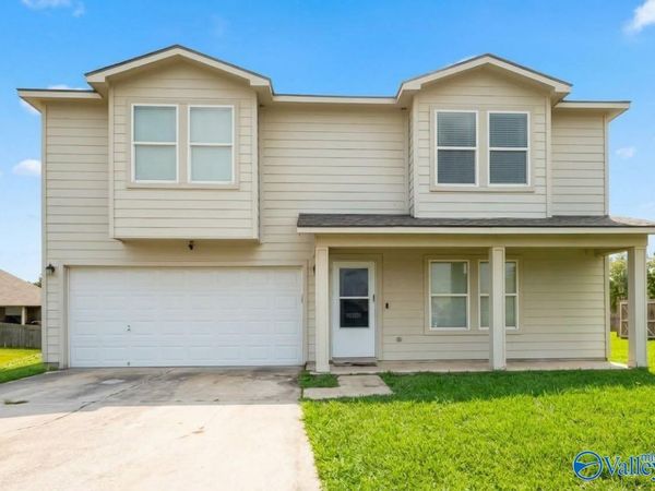 101 Coach Glen Drive, Owens Cross Roads, AL 35673
