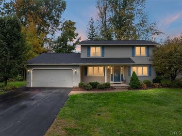4318 Cinnamon Path, Liverpool, NY 13090