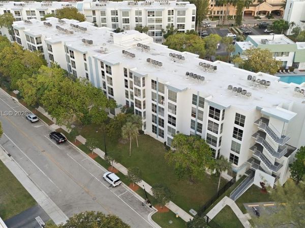 200 177th Dr , Unit 204, Sunny Isles Beach, FL 33160