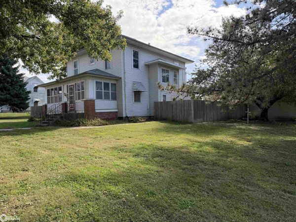 902 Omaha Avenue, Essex, IA 51638