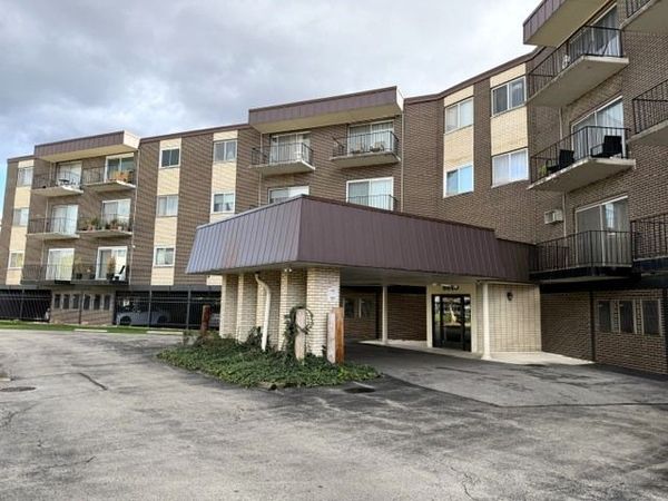 9840 S PULASKI Road , Unit 211-4, Oak Lawn, IL 60453