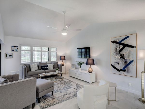 6 Lexington Lane E, Unit D, Palm Beach Gardens, FL 33418