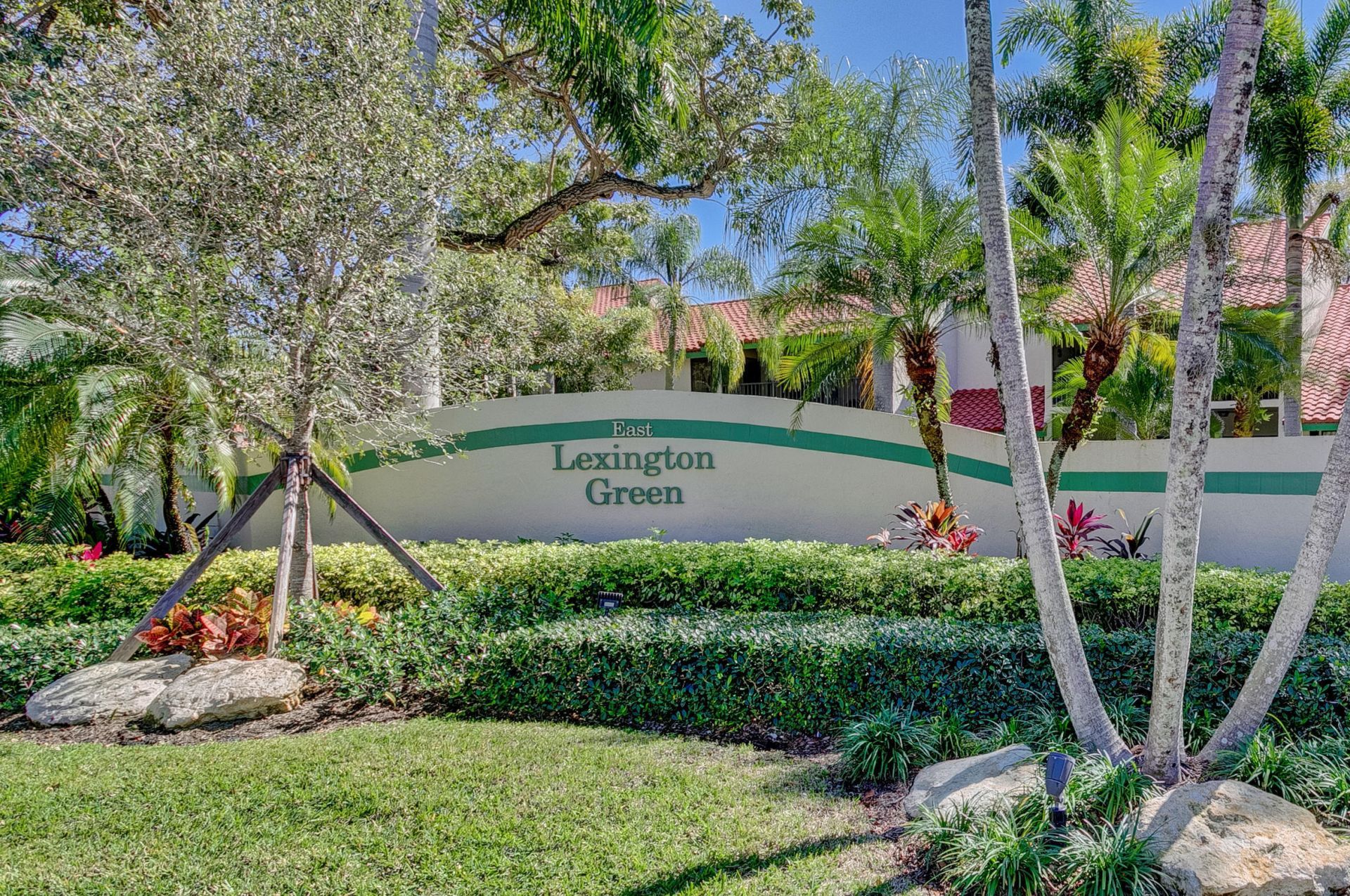 6 Lexington Lane E, Unit D, Palm Beach Gardens, FL 33418 Photo