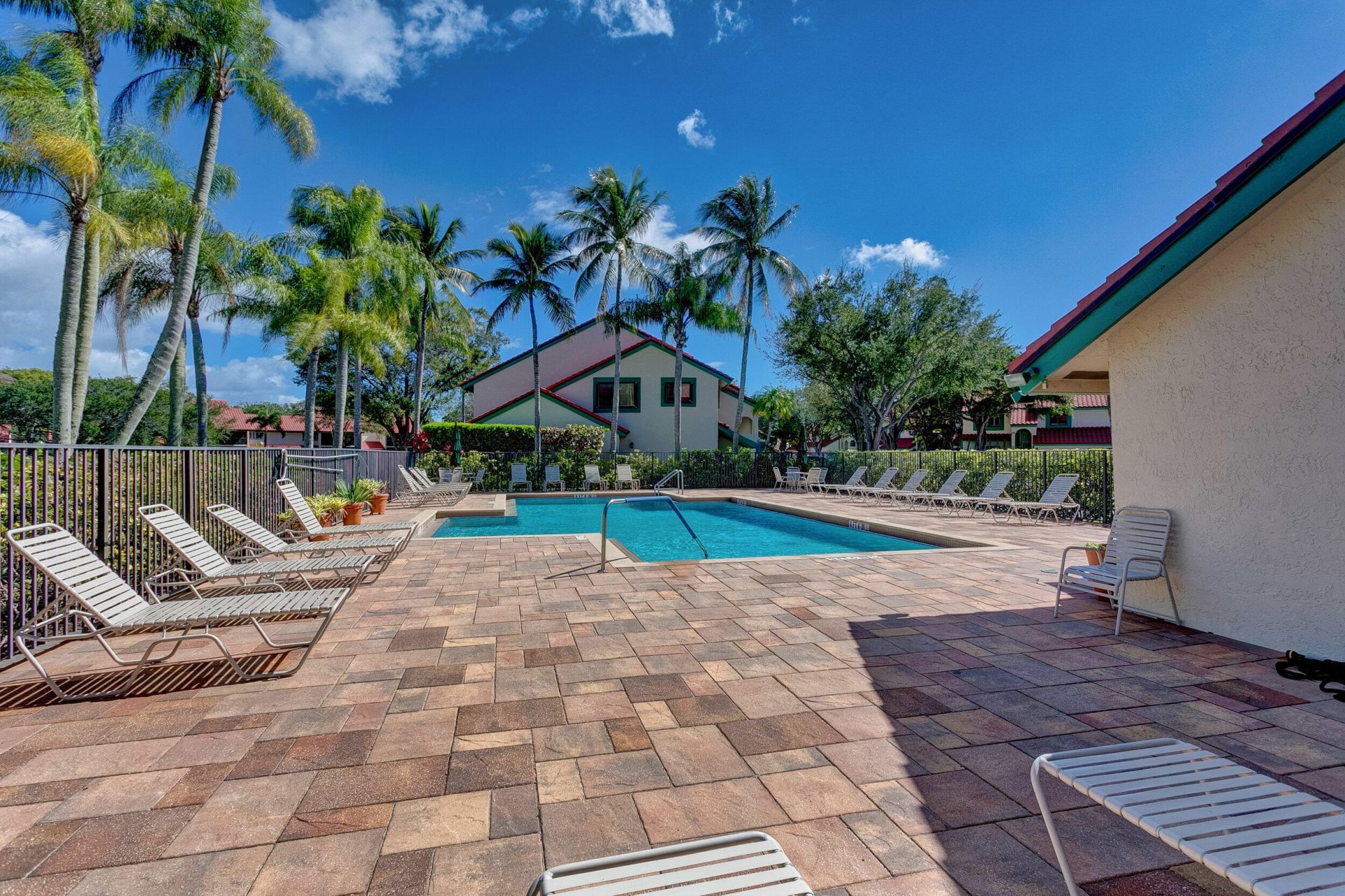6 Lexington Lane E, Unit D, Palm Beach Gardens, FL 33418 Photo