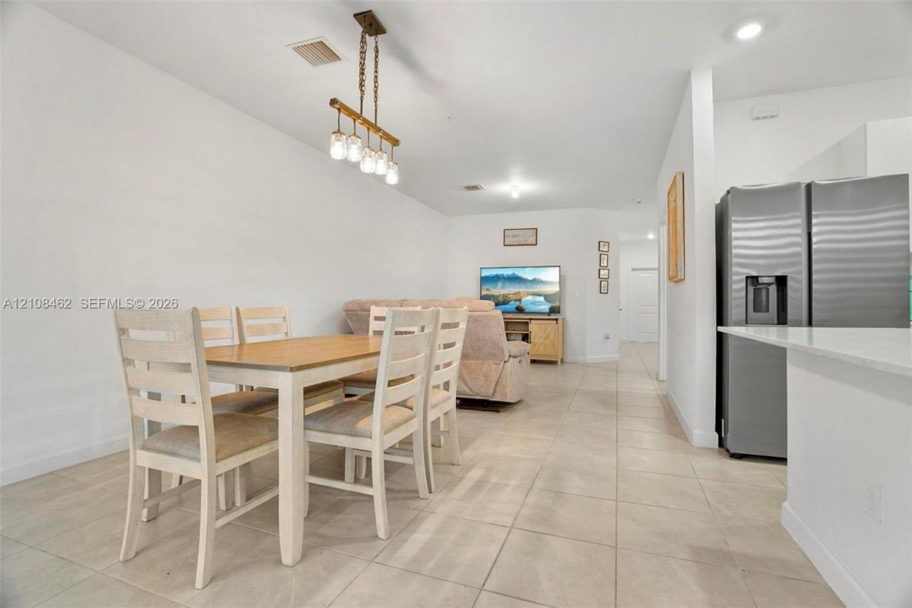 15959 SW 2nd St, Pembroke Pines, FL 33027 Photo