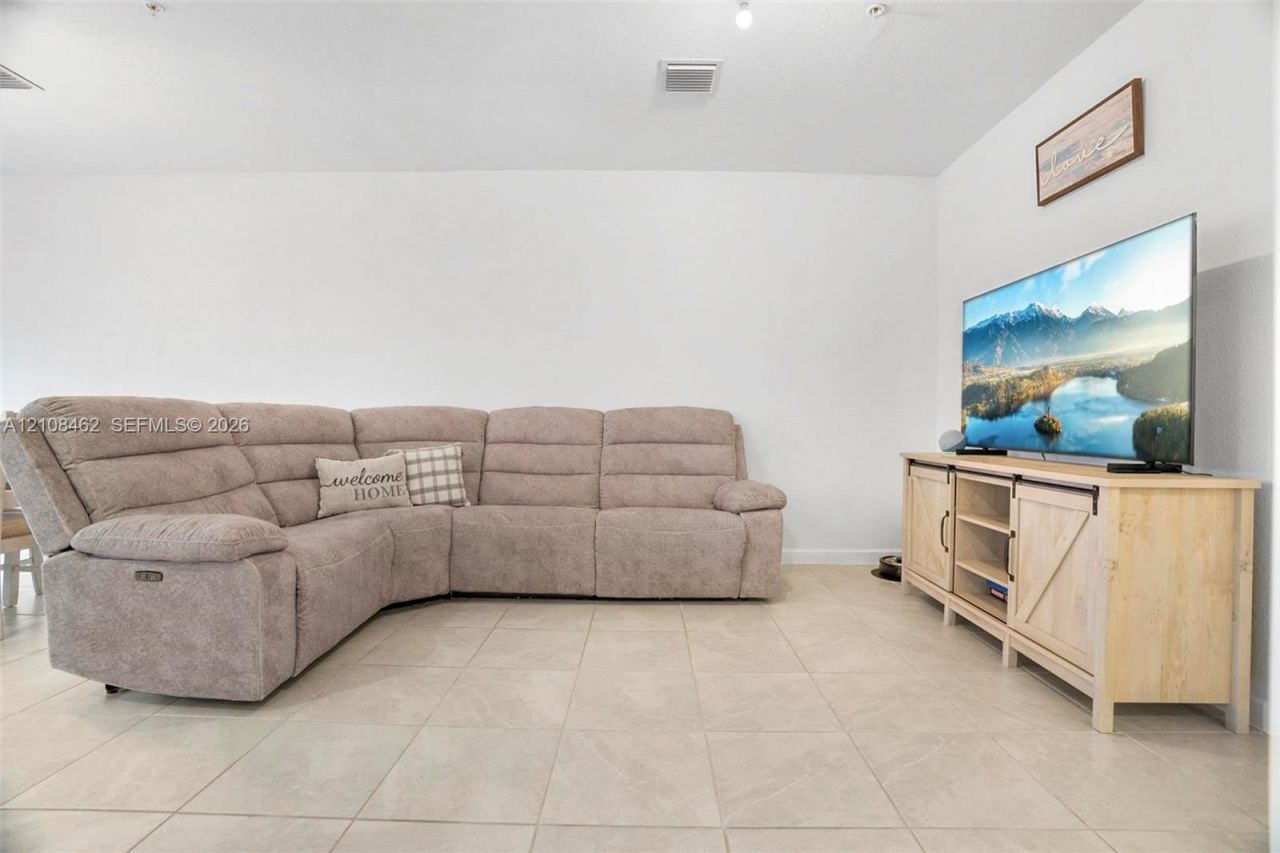 15959 SW 2nd St, Pembroke Pines, FL 33027 Photo