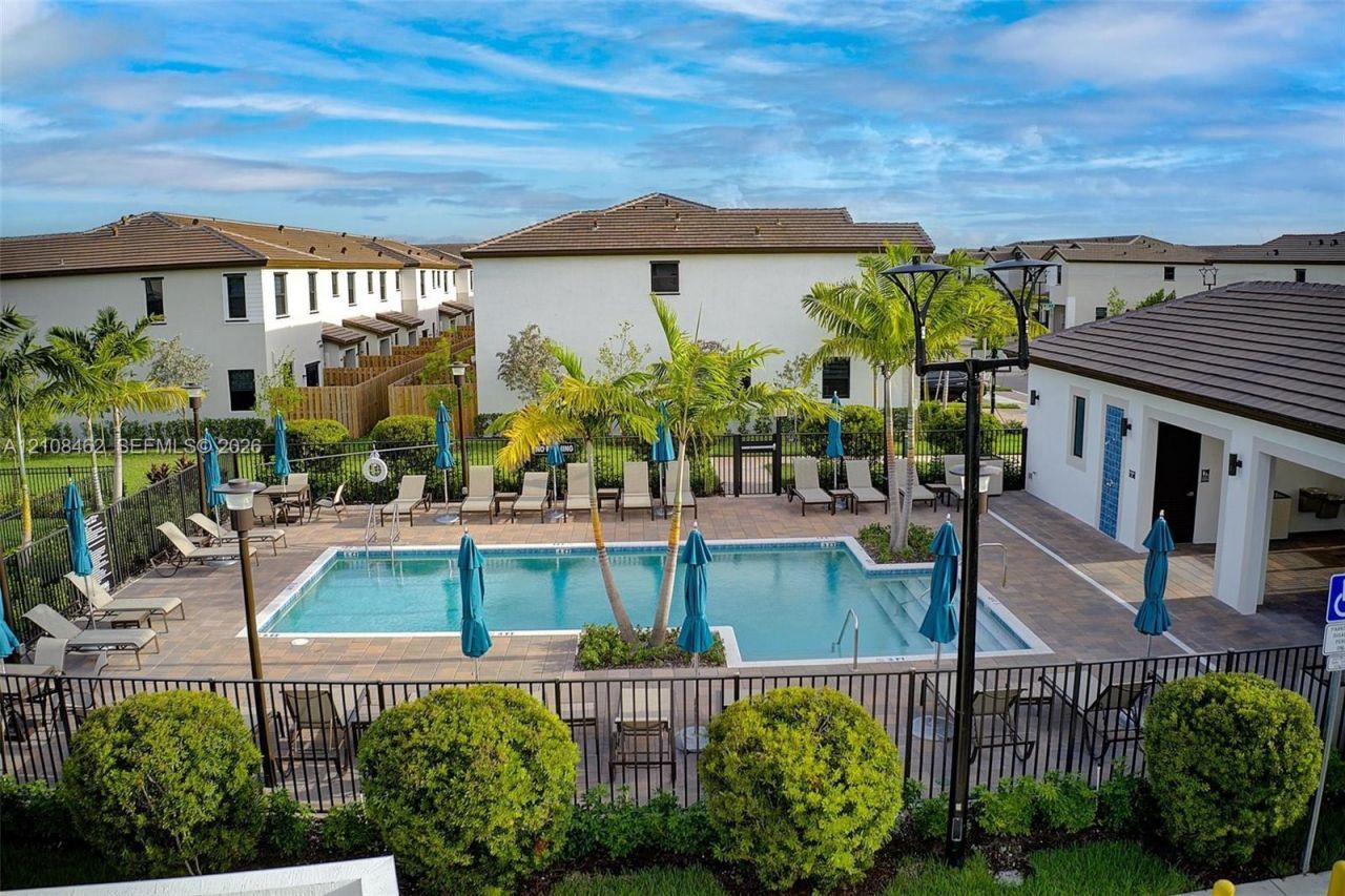 15959 SW 2nd St, Pembroke Pines, FL 33027 Photo