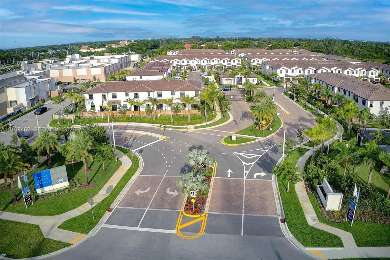 15959 SW 2nd St, Pembroke Pines, FL 33027 Photo