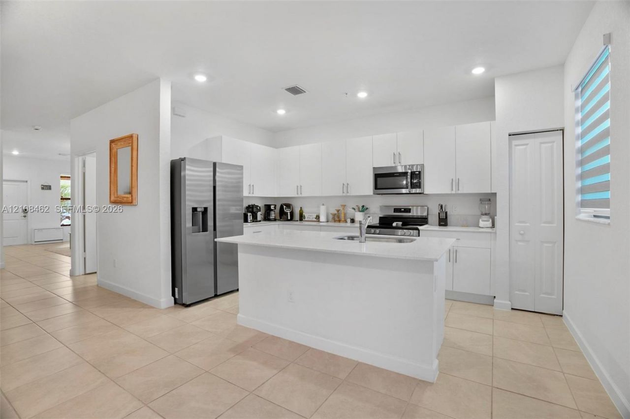 15959 SW 2nd St, Pembroke Pines, FL 33027 Photo
