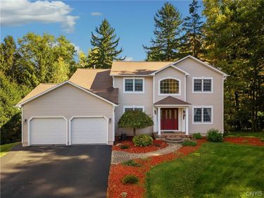 135 Peridot Drive , Syracuse, NY 13219