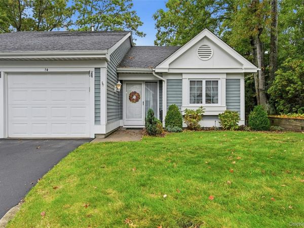 14 Flanders Court, Ridge, NY 11961