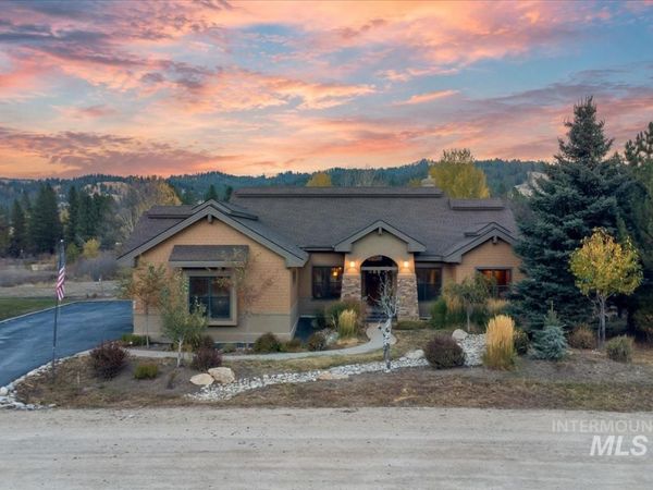 28 Southfork Ln, Garden Valley, ID 83622
