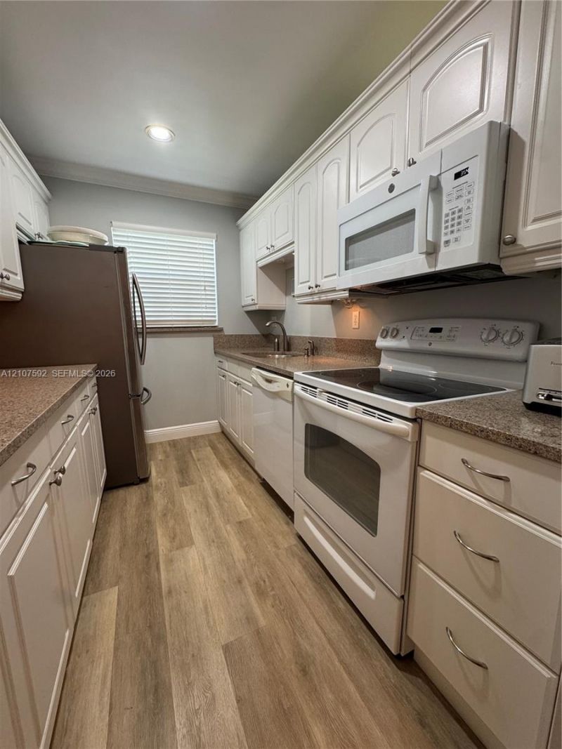 4660 NW 3rd St , Unit B, Delray Beach, FL 33445 Photo