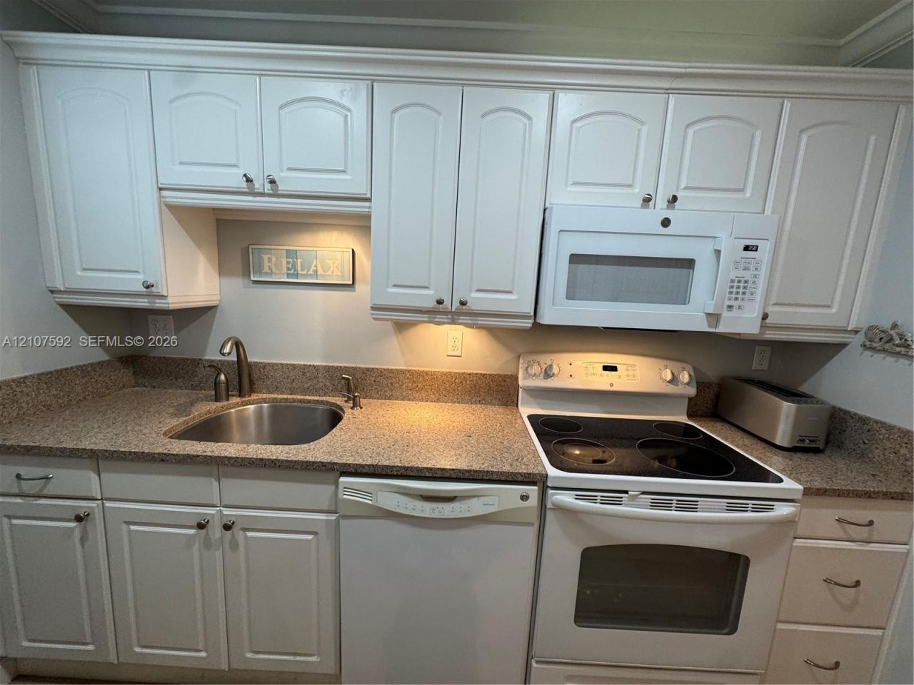 4660 NW 3rd St , Unit B, Delray Beach, FL 33445 Photo