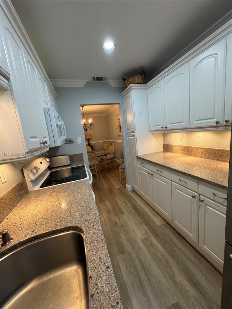 4660 NW 3rd St , Unit B, Delray Beach, FL 33445 Photo