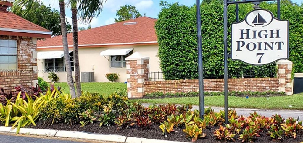 4660 NW 3rd St , Unit B, Delray Beach, FL 33445 Photo