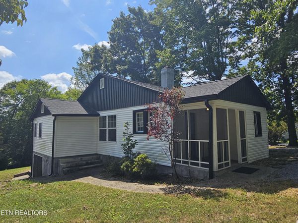 6005 Medlin Heights Rd, Knoxville, TN 37918
