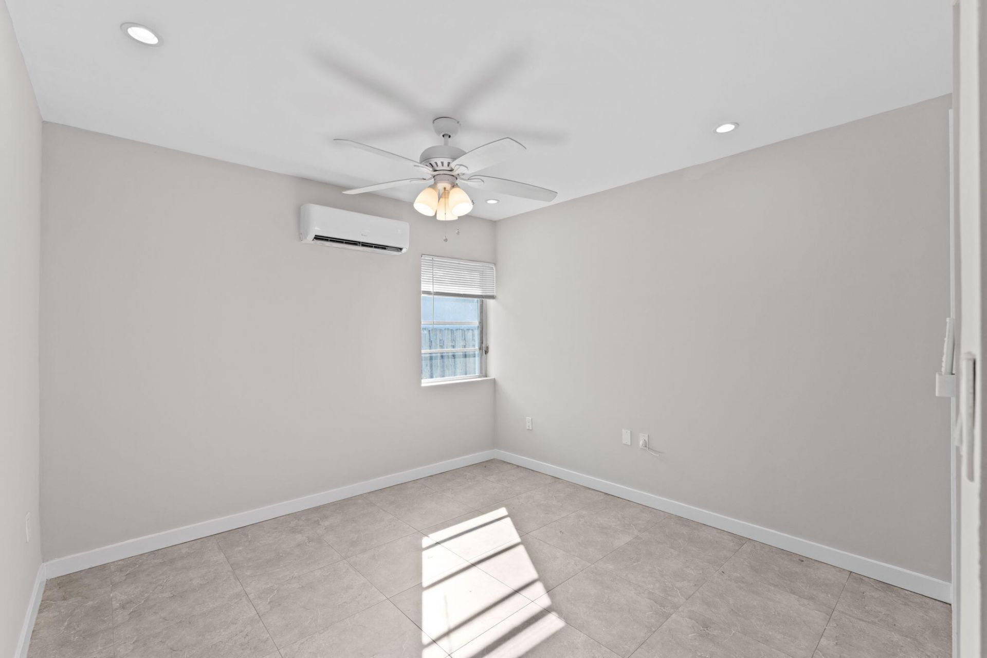 128 E Central Boulevard, Lantana, FL 33462 Photo