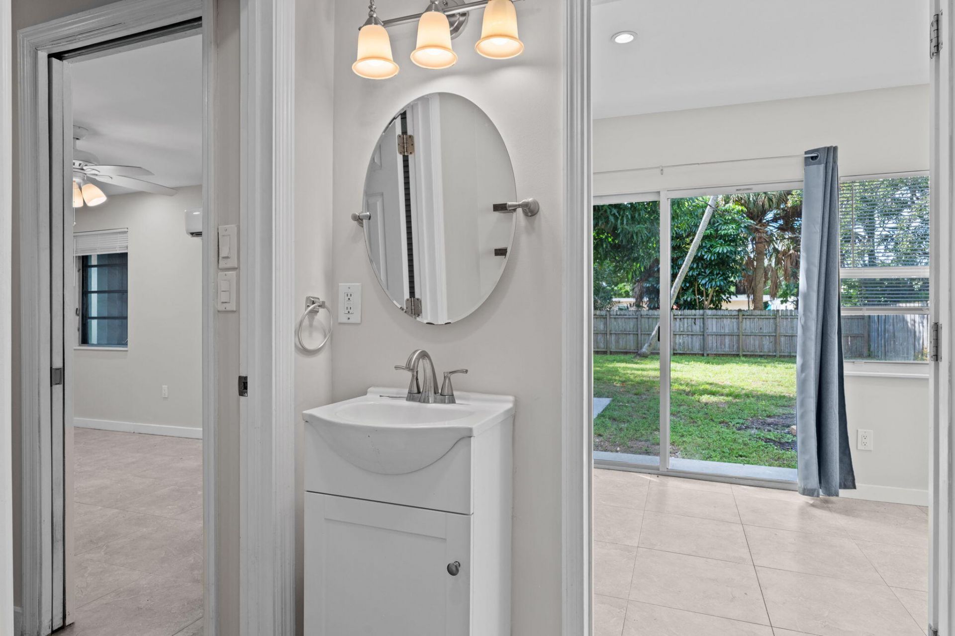 128 E Central Boulevard, Lantana, FL 33462 Photo