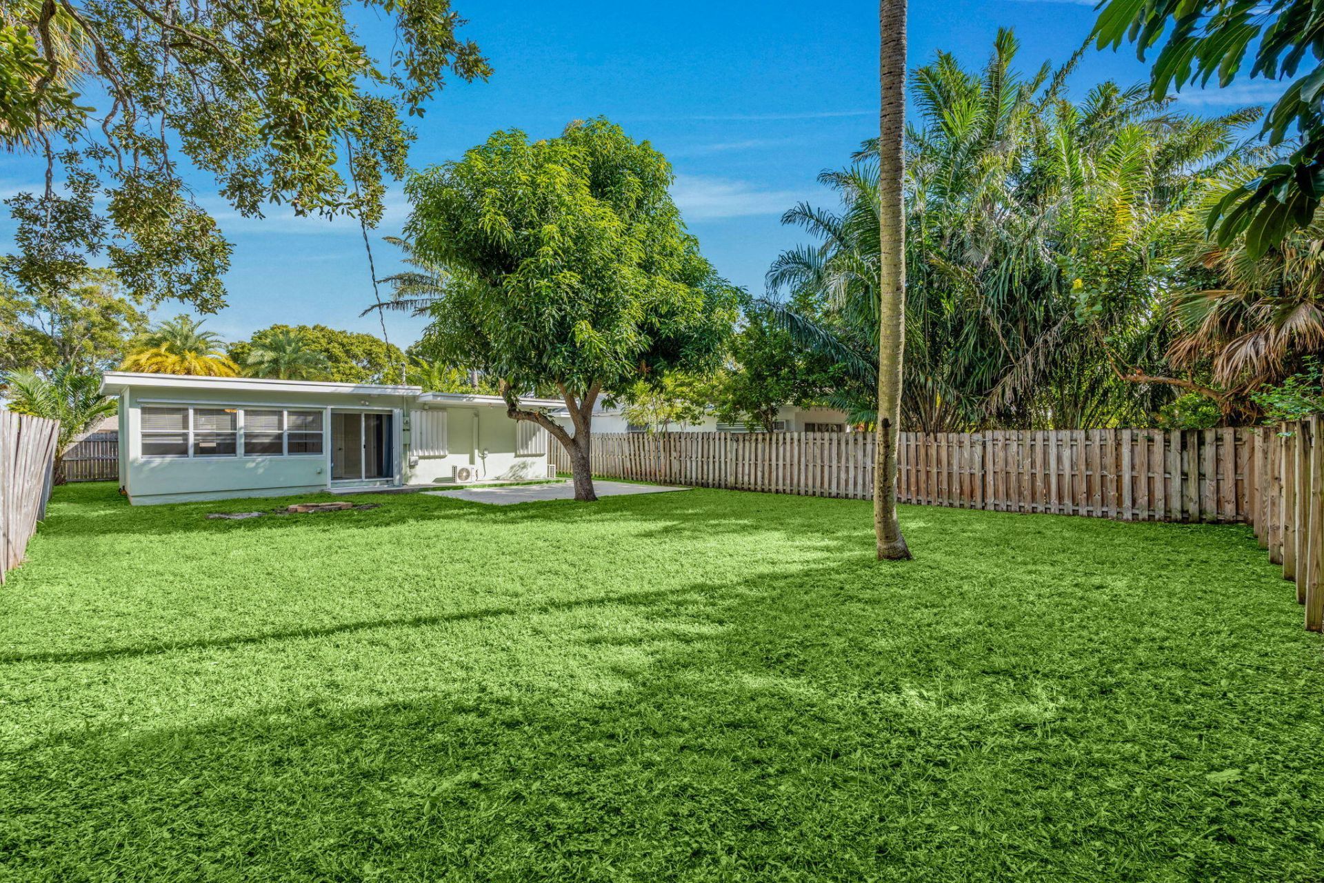 128 E Central Boulevard, Lantana, FL 33462 Photo