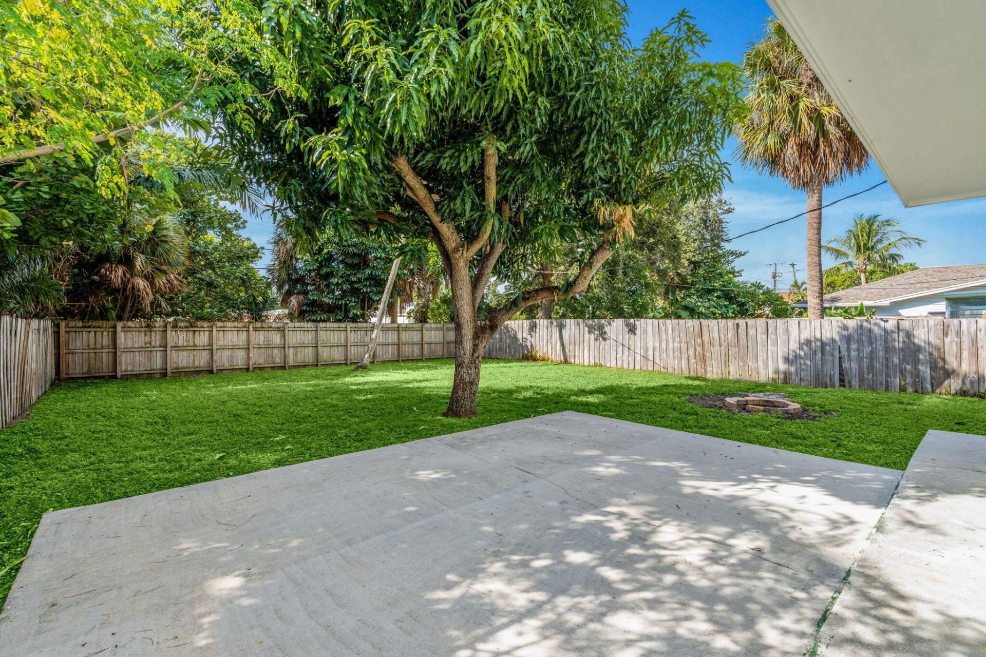 128 E Central Boulevard, Lantana, FL 33462 Photo