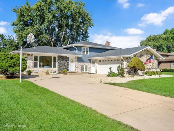 7014 Wilcox Avenue , Darien, IL 60561